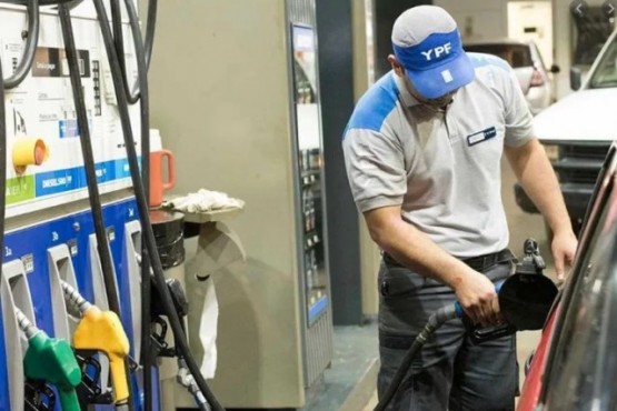 YPF aplicó un fuerte aumento en la nafta en medio de la transición de Gobierno