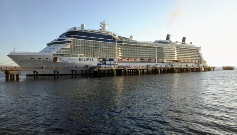 Amarró en el muelle de Puerto Madryn el crucero Celebrity Eclipse