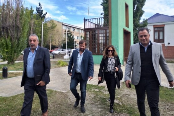 Mazú, Roquel, García y Quiroga, ayer rumbo a Casa de Gobierno. 