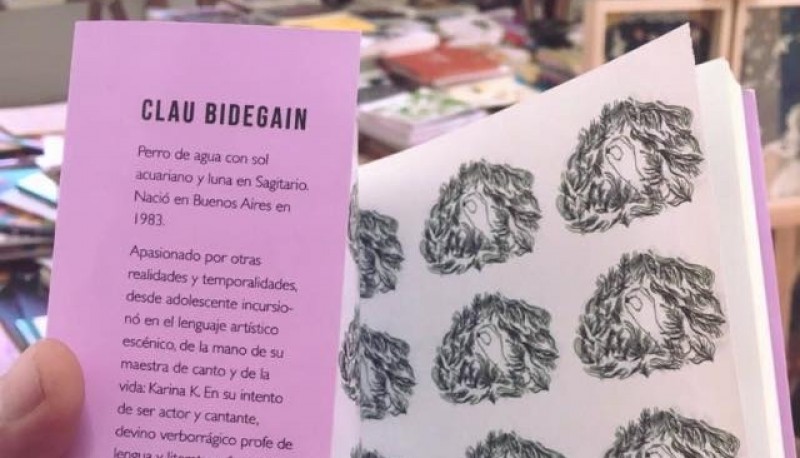 El libro de poesías. 