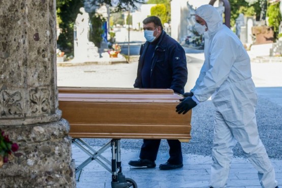 Funerarias extreman medidas de seguridad para evitar contagios 