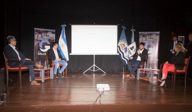 Presentación en el Teatro Municipal. (C.G)