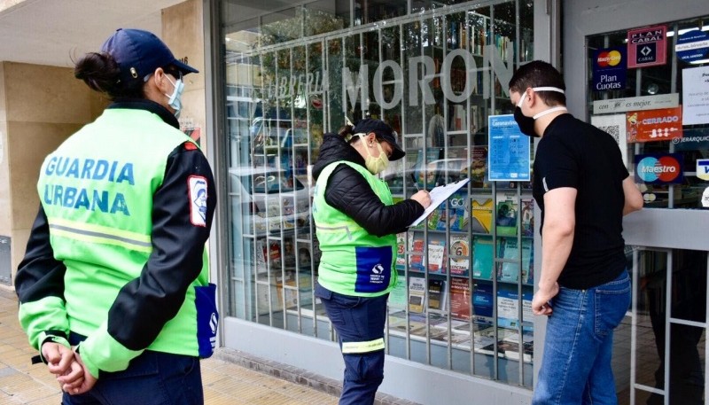 Covid-19: Más de 50 agentes municipales recorrieron comercios 