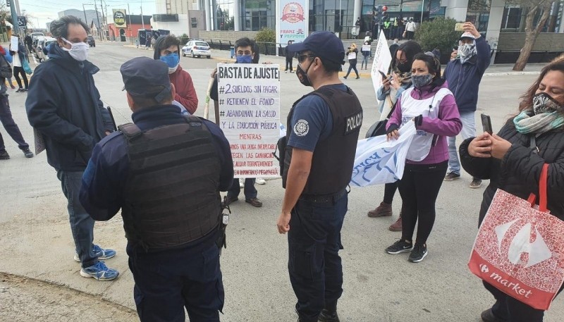 Reclamo docente en el centro de Comodoro Rivadavia.