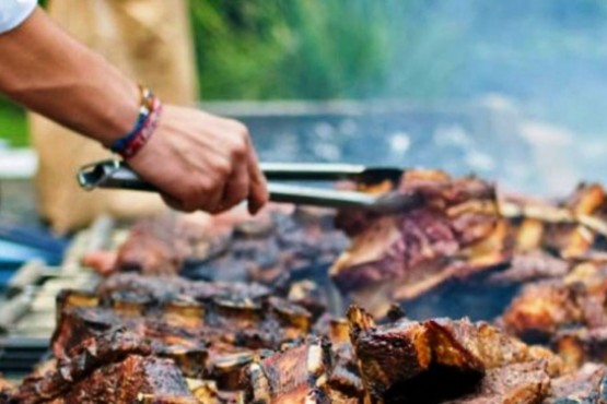 Demoran a cinco personas por hacer un asado en el puesto sanitario