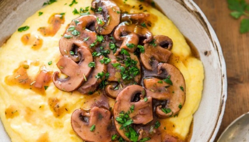 Cómo preparar la polenta para que quede bien cremosa