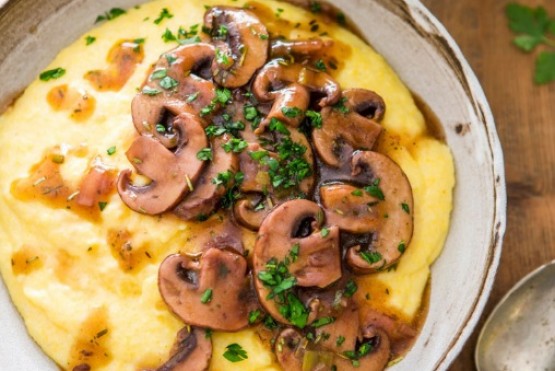 Cómo preparar la polenta para que quede bien cremosa