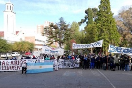 Marcharon textiles junto a trabajadores de la pesca y estatales