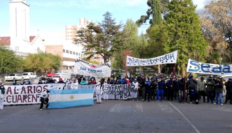 Marcharon textiles junto a trabajadores de la pesca y estatales