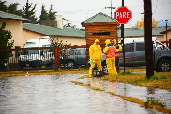 Calles inundadas y muchas familias en estado de alerta