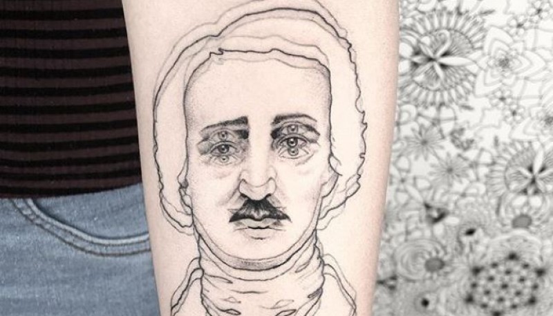 Tatuajes hiperrealistas: una joven realiza diseños con un impactante efecto borroso