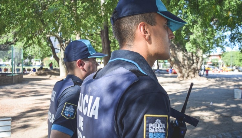 Un policía salvó a un niño que cayó a la pileta y no tenía signos vitales