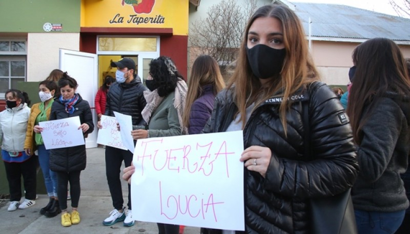 Convocatoria ayer frente a La Taperita (Foto C.G.)