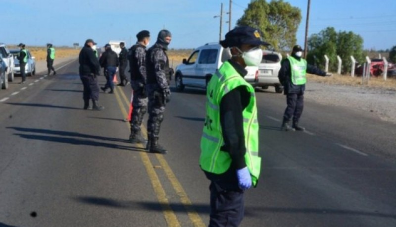 Policía realiza controles de circulación en rutas. 