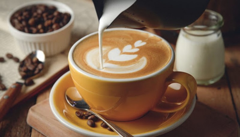 Cuáles son los secretos para preparar un exquisito capuchino en casa