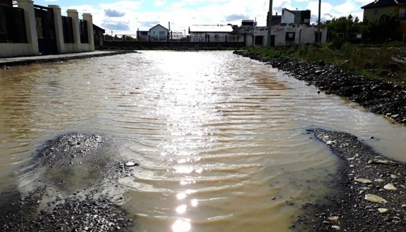 El barrio El Faro sigue en medio del agua.