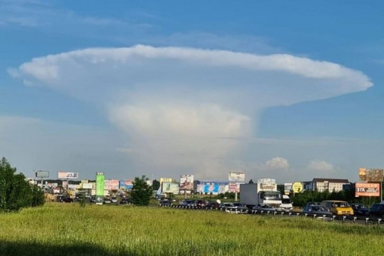 Pánico cerca de Chernobyl por una nube gigante con forma de hongo en el cielo