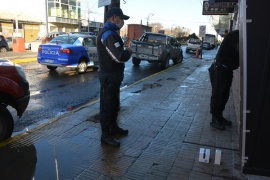 Robó perfumes de una farmacia y fue demorado