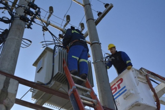 Instalaron nuevo transformador de energía en el Barrio Bicentenario