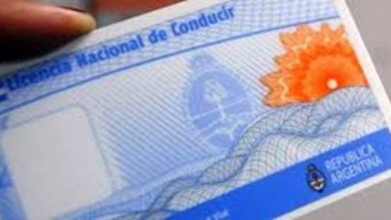 Denuncian oferta ilegal en redes sociales de licencias de conducir