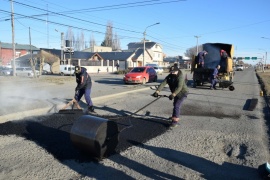 Municipio repara calles anegadas por el deshielo