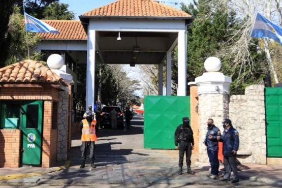 Un hombre fue detenido por tirar una bomba molotov contra la Quinta de Olivos