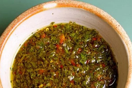 Cómo hacer chimichurri picante 