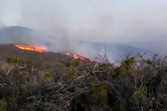 Incendio de campos a kilómetros de Comodoro Rivadavia