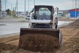 Municipio avanza con la reconstrucción de veredas y con tareas de bacheo