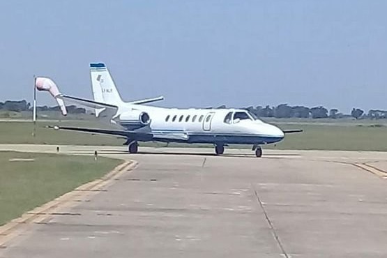 Avión sanitario de Santa Cruz aterrizó de emergencia en Córdoba