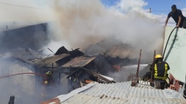 Río Gallegos: grave incendio sobre una vivienda