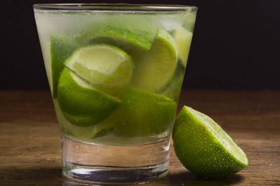 Cómo hacer una caipirinha 