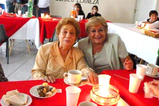 Dra. Ángela Sureda junto a Tita Allochis.