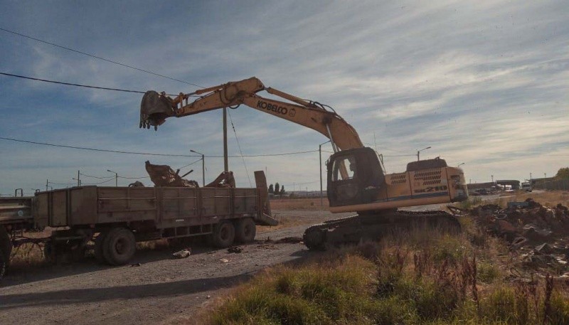 Avanzan trabajos de retiro de chatarra en el Barrio Consejo Agrario 