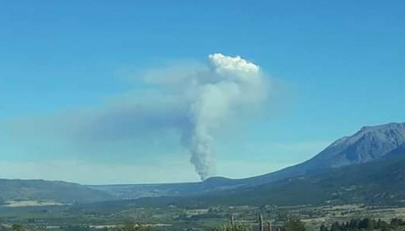 Incendio de gran magnitud en campos de la estancia Poncho Moro