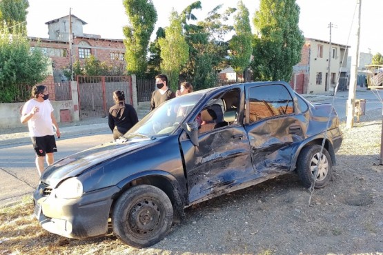 Importantes daños materiales tras colisión en Río Gallegos (Foto: C.G)