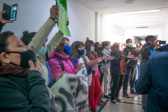 Enfermeros tomaron las instalaciones del Ministerio de Salud de la Provincia. Hay alarma en la cartera sanitaria provincial.