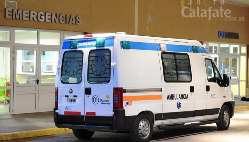 Ambulancia en el Hospital SAMIC (Foto Ahora Calafate).