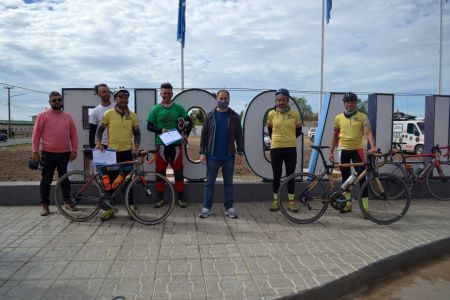 El Secretario de Deportes recibió a ciclistas que buscan unir la Argentina por la Ruta Provincial 40