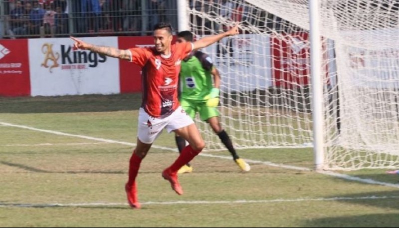 Becerra tiene nueva vida futbolística.