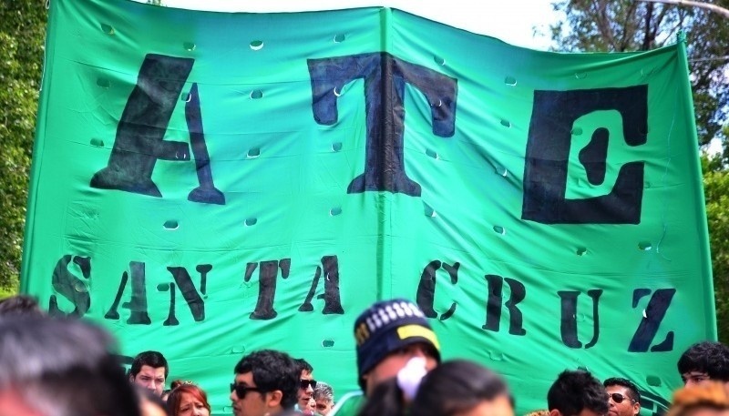 Bandera de ATE en movilización (foto archivo).