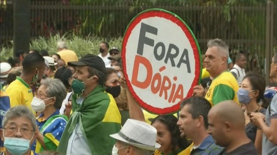 San Pablo decretó toque de queda y las calles se llenaron de manifestaciones en contra