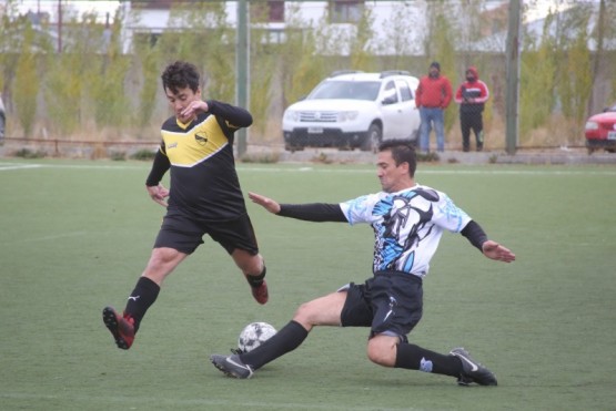 Buenos partidos hubo en la cancha del Boxing Club.