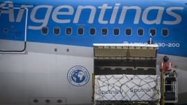 Llegó el décimo vuelo de Aerolíneas Argentinas con 300 mil dosis de la vacuna Sputnik