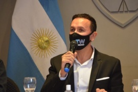 Adrián Maderna anunció que el lunes se depositan los sueldos municipales en Trelew