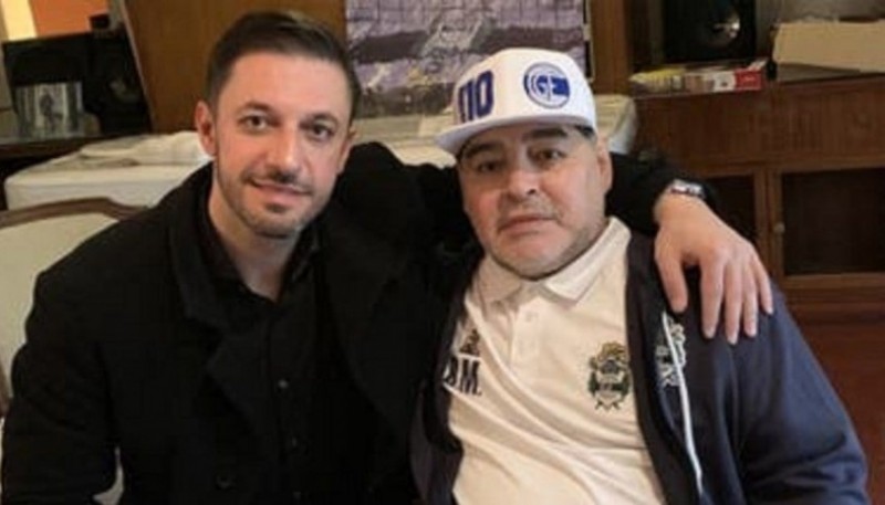 Matías Morla junto a Diego Maradona. 