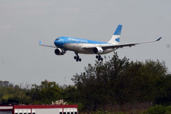 Por una ola de contagios, Aerolíneas Argentinas tuvo que trasladar vuelos de Aeroparque a Ezeiza