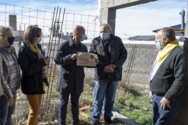 El intendente Cotillo visitó la sede que construye el Club de Leones de Caleta Olivia