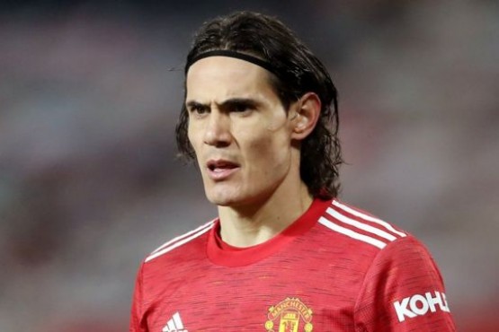 Edinson Cavani confirmó que seguirá en Manchester United