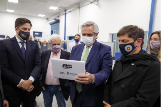 El Presidente anunció la entrega de netbooks a estudiantes